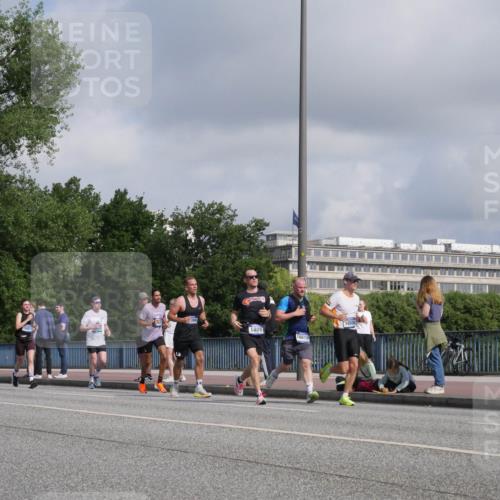 29.06.2025 - hella hamburg halbmarathon Luisa Fischer http://msf.ph/oto/8448992 29.06.2025 09:48:59 Kennedybrücke 16811, 1889, 16619, 16505, 1344, 1889, 2243, 4944, 5048, 5152, 5660, 7628, 8312 meine-sportfotos.de