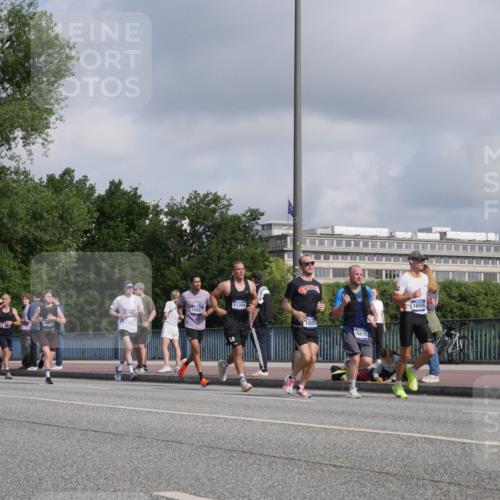 29.06.2025 - hella hamburg halbmarathon Luisa Fischer http://msf.ph/oto/8449004 29.06.2025 09:48:59 Kennedybrücke 11304, 1092, 3199, 16811, 1889, 16619, 16505, 1344, 1889, 2243, 4944, 5048, 5152, 5660, 7628, 8312 meine-sportfotos.de
