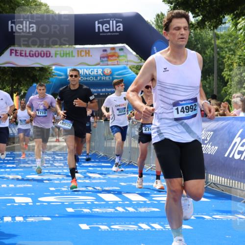 29.06.2025 - hella hamburg halbmarathon Strokosch-Dieckow http://msf.ph/oto/8449034 29.06.2025 10:38:25 Ziel 1042, 1710, 2745, 3014, 3431, 3790, 6095, 7110, 8571, 14905, 14992, 16075, 16280, 18357, 18761 meine-sportfotos.de