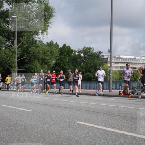 29.06.2025 - hella hamburg halbmarathon Luisa Fischer http://msf.ph/oto/8449041 29.06.2025 09:49:00 Kennedybrücke 16811, 1092, 11304, 1577, 1889, 2243, 4944, 5048, 5152, 5660, 8312, 8323 meine-sportfotos.de