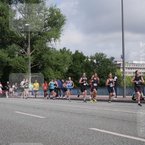 29.06.2025 - hella hamburg halbmarathon Luisa Fischer http://msf.ph/oto/8449076 29.06.2025 09:49:02 Kennedybrücke 5048, 14310, 2243, 1681, 1577, 1889, 2243, 5048, 5152, 5660, 7466, 8312, 8323 meine-sportfotos.de