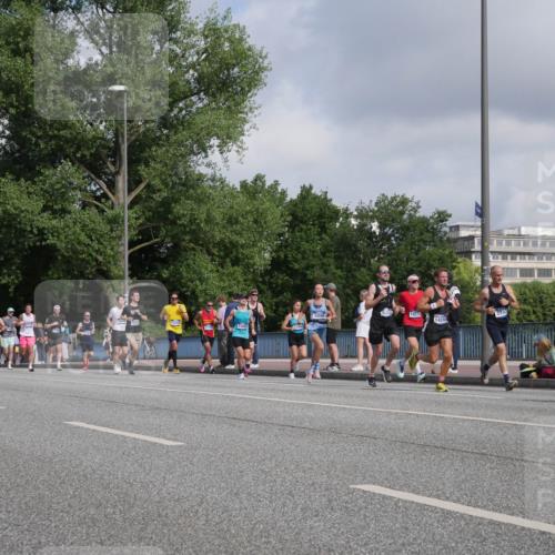 29.06.2025 - hella hamburg halbmarathon Luisa Fischer http://msf.ph/oto/8449086 29.06.2025 09:49:02 Kennedybrücke 5048, 18277, 2243, 14310, 13493, 1681, 1577, 1889, 2243, 5048, 5152, 5660, 7466, 8312, 8323 meine-sportfotos.de