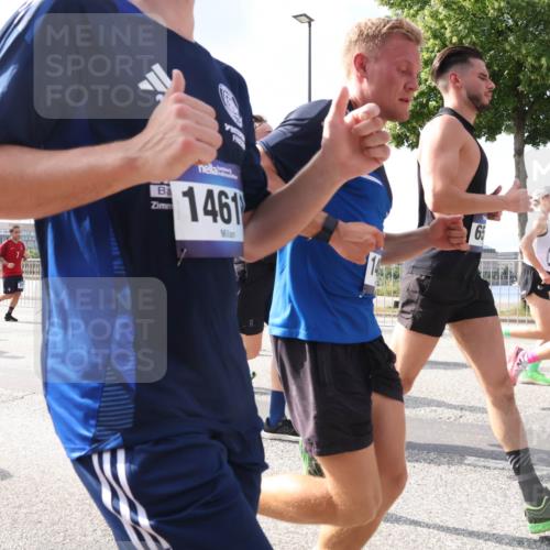 29.06.2025 - hella hamburg halbmarathon Lena Gebhardt http://msf.ph/oto/8449112 29.06.2025 09:53:47 Lombardsbrücke 4949, 1461, 5650, 1098, 1466, 1558, 1750, 1902, 2270, 2365, 2402, 2516, 2623, 2823, 2890, 2937, 3004, 3146, 3186, 3414, 4091, 4140, 4235, 4247, 4310, 4949, 5022, 5115, 5362, 5460, 5528, 5532, 5650, 5692, 6071, 6198, 6282, 6309, 6375, 6388, 6460, 6575, 6903, 7167, 7322, 7385, 7448, 7480, 7734, 8023, 8269, 9030, 9043, 9105, 9126, 9482, 9619, 9626, 9633, 9723, 9965, 10792, 11077, 11936, 12084, 13009 meine-sportfotos.de