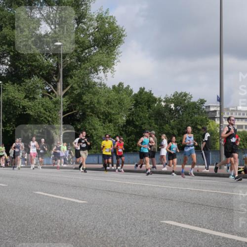 29.06.2025 - hella hamburg halbmarathon Luisa Fischer http://msf.ph/oto/8449118 29.06.2025 09:49:03 Kennedybrücke 1244, 14310, 1577, 1889, 2243, 5048, 5152, 5660, 7466, 8312, 8323, 10477 meine-sportfotos.de