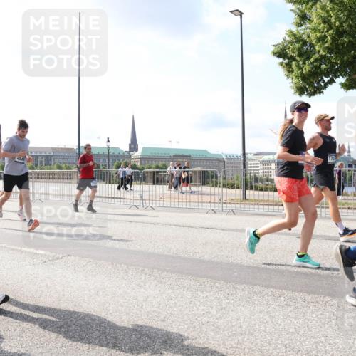 29.06.2025 - hella hamburg halbmarathon Lena Gebhardt http://msf.ph/oto/8449170 29.06.2025 09:53:48 Lombardsbrücke 4949, 1098, 1466, 1558, 1750, 1902, 2270, 2365, 2402, 2516, 2623, 2823, 2890, 2937, 3004, 3146, 3186, 3414, 4091, 4140, 4235, 4237, 4247, 4310, 4949, 5022, 5115, 5362, 5460, 5528, 5532, 5650, 5692, 6071, 6198, 6282, 6309, 6375, 6388, 6460, 6575, 6903, 7167, 7322, 7385, 7448, 7480, 7734, 8023, 8269, 9030, 9043, 9105, 9126, 9482, 9619, 9626, 9633, 9723, 9965, 10792, 11077, 11936, 12084, 13009 meine-sportfotos.de