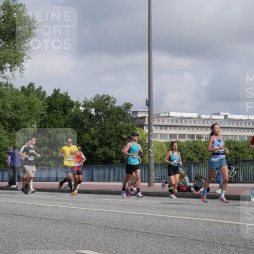 29.06.2025 - hella hamburg halbmarathon Luisa Fischer http://msf.ph/oto/8449182 29.06.2025 09:49:05 Kennedybrücke 12447, 1349, 5152, 17751, 1827, 1577, 2243, 5048, 5152, 5660, 7466, 8312, 8323, 10477 meine-sportfotos.de