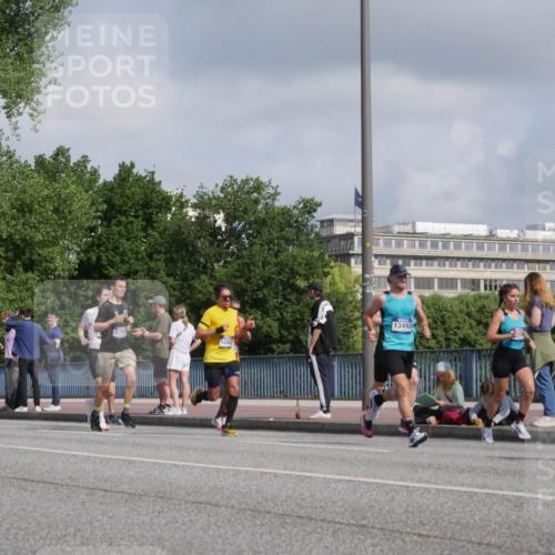 29.06.2025 - hella hamburg halbmarathon Luisa Fischer http://msf.ph/oto/8449200 29.06.2025 09:49:05 Kennedybrücke 1577, 5152, 12447, 13493, 1577, 2243, 5048, 5152, 5660, 7466, 8312, 8323, 10477 meine-sportfotos.de