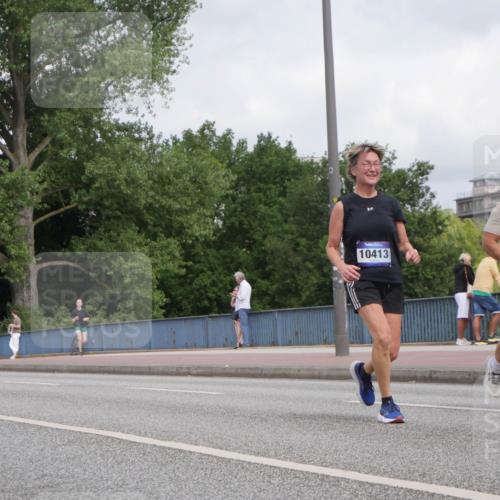 29.06.2025 - hella hamburg halbmarathon Luisa Fischer http://msf.ph/oto/8449279 29.06.2025 10:31:25 Kennedybrücke 10413, 10412, 497, 5939, 6102, 7497, 7667, 10412, 10413 meine-sportfotos.de