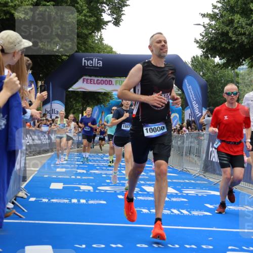 29.06.2025 - hella hamburg halbmarathon Strokosch-Dieckow http://msf.ph/oto/8449335 29.06.2025 10:48:32 Ziel 1163, 1176, 2213, 4553, 5421, 9262, 9538, 10000, 10859, 10860, 11451, 11579, 12149, 12690, 12840, 13962, 14033, 14511, 14990, 15573, 15808, 15917, 17395, 17855, 18251, 18790, 18815, 18923 meine-sportfotos.de