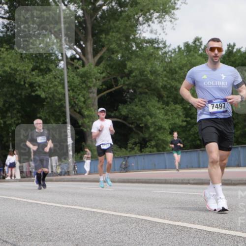 29.06.2025 - hella hamburg halbmarathon Luisa Fischer http://msf.ph/oto/8449344 29.06.2025 10:31:28 Kennedybrücke 17791, 13860, 6102, 7497, 6102, 7497, 10412, 10413 meine-sportfotos.de