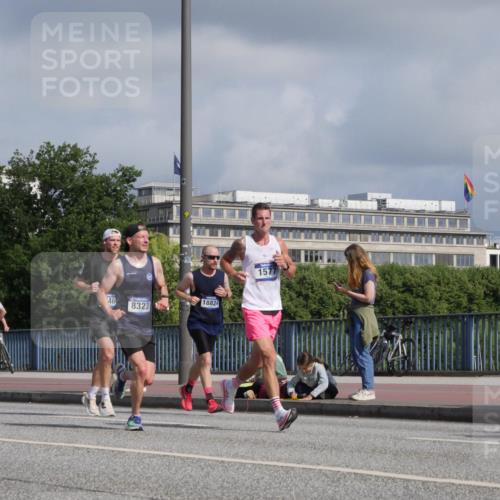29.06.2025 - hella hamburg halbmarathon Luisa Fischer http://msf.ph/oto/8449345 29.06.2025 09:49:09 Kennedybrücke 46, 18824, 10477, 8323, 1577, 1053, 1577, 5152, 5660, 7466, 8312, 8323, 10477 meine-sportfotos.de