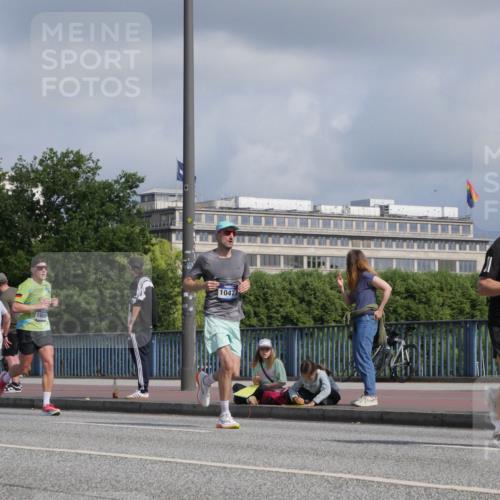 29.06.2025 - hella hamburg halbmarathon Luisa Fischer http://msf.ph/oto/8449423 29.06.2025 09:49:11 Kennedybrücke 16881, 7466, 10477, 1053, 1577, 5152, 5193, 5660, 7466, 8323, 10477 meine-sportfotos.de