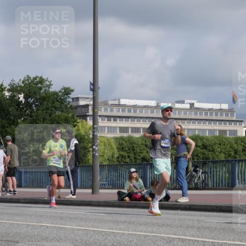 29.06.2025 - hella hamburg halbmarathon Luisa Fischer http://msf.ph/oto/8449438 29.06.2025 09:49:11 Kennedybrücke 16881, 10477, 1053, 1577, 5152, 5193, 5660, 7466, 8323, 10477 meine-sportfotos.de