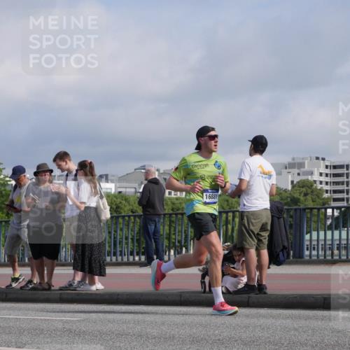 29.06.2025 - hella hamburg halbmarathon Luisa Fischer http://msf.ph/oto/8449535 29.06.2025 09:49:14 Kennedybrücke 16881, 1053, 1396, 5193, 7466, 10477 meine-sportfotos.de