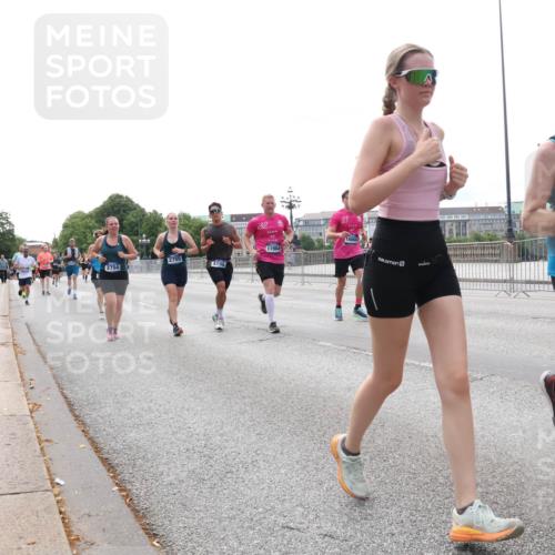 29.06.2025 - hella hamburg halbmarathon Lena Gebhardt http://msf.ph/oto/8449597 29.06.2025 10:30:43 Lombardsbrücke 2755, 2754, 4198, 32, 11984, 1059, 1472, 1647, 2268, 2505, 2569, 2754, 2755, 2901, 3131, 3281, 4198, 4575, 4819, 6344, 6556, 6620, 7071, 7120, 9576, 9830, 10880, 10989, 11981, 11984, 12349, 12350, 12384, 12460, 12461, 12687, 12688, 13418, 14095, 14216, 14421, 14803, 15299, 15466, 15757, 15789, 15938, 16504, 16791, 16864, 17742, 17966, 18362, 18671, 18795, 18860, 19052 meine-sportfotos.de