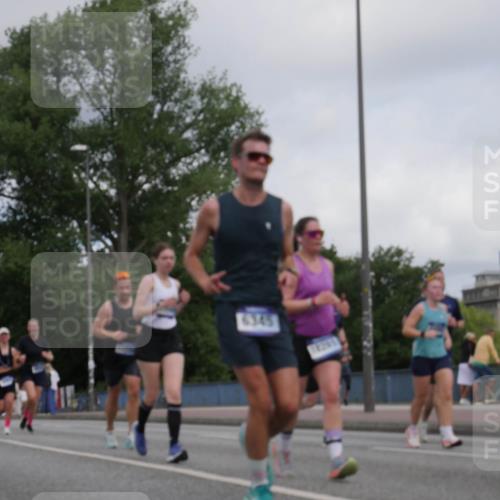 29.06.2025 - hella hamburg halbmarathon Luisa Fischer http://msf.ph/oto/8449599 29.06.2025 10:31:41 Kennedybrücke 6345, 2688, 4834, 5604, 6259, 6345, 9642, 9653, 9654, 9716 meine-sportfotos.de