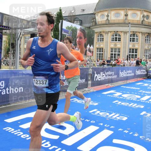 29.06.2025 - hella hamburg halbmarathon Michael Strokosch http://msf.ph/oto/8449605 29.06.2025 10:29:24 Ziel 2075, 8975, 9571, 12287, 12337, 13838, 14164, 14395, 15880, 18737, 19203 meine-sportfotos.de