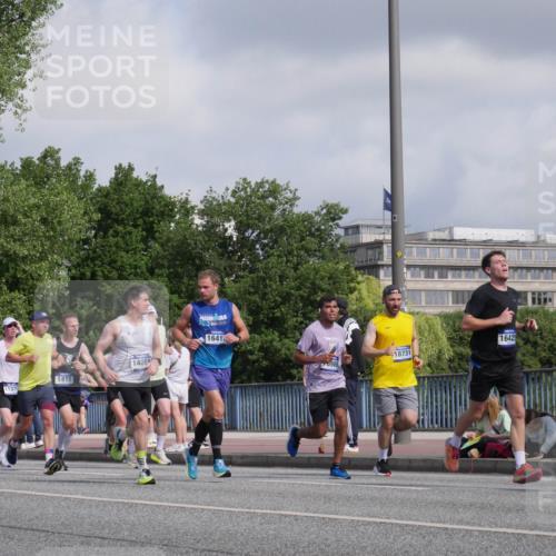 29.06.2025 - hella hamburg halbmarathon Luisa Fischer http://msf.ph/oto/8449625 29.06.2025 09:49:20 Kennedybrücke 1137, 18906, 1411, 14060, 1641, 18731, 16425, 1053, 1396, 1407, 1411, 1959, 2836, 5193, 7080, 7622, 7867 meine-sportfotos.de