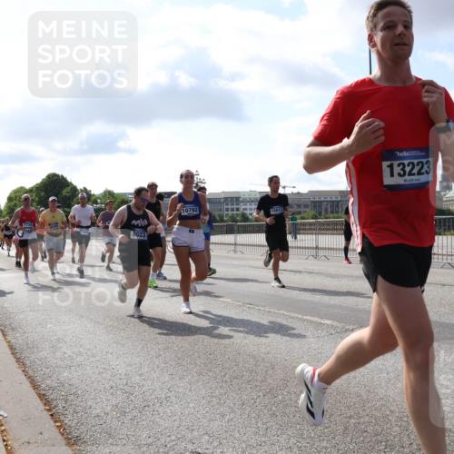 29.06.2025 - hella hamburg halbmarathon Lena Gebhardt http://msf.ph/oto/8449653 29.06.2025 09:53:51 Lombardsbrücke 8023, 10792, 15611, 7734, 5026, 13223, 1098, 1119, 1413, 1424, 1476, 1902, 2270, 2365, 2402, 2516, 2623, 2823, 2890, 2937, 3004, 3146, 3186, 3414, 4140, 4235, 4237, 4247, 4310, 4949, 5115, 5362, 5460, 5528, 5532, 5650, 5692, 6071, 6198, 6282, 6309, 6375, 6388, 6575, 6903, 7167, 7385, 7448, 7480, 7734, 8023, 8269, 8928, 9030, 9043, 9105, 9126, 9482, 9619, 9626, 9633, 9723, 9965, 10792, 11077, 11848, 11936, 12084, 13009 meine-sportfotos.de