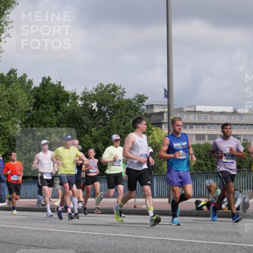 29.06.2025 - hella hamburg halbmarathon Luisa Fischer http://msf.ph/oto/8449659 29.06.2025 09:49:21 Kennedybrücke 4841, 11370, 18906, 17, 7622, 3, 417, 18986, 1396, 1407, 1411, 1959, 2836, 3935, 5193, 7080, 7622, 7867 meine-sportfotos.de