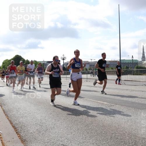 29.06.2025 - hella hamburg halbmarathon Lena Gebhardt http://msf.ph/oto/8449700 29.06.2025 09:53:51 Lombardsbrücke 6309, 7734, 9043, 8023, 10792, 1098, 1119, 1413, 1424, 1476, 1902, 2270, 2365, 2402, 2516, 2623, 2823, 2890, 2937, 3004, 3146, 3186, 3414, 4140, 4235, 4237, 4247, 4310, 4949, 5115, 5362, 5460, 5528, 5532, 5650, 5692, 6071, 6198, 6282, 6309, 6375, 6388, 6575, 6903, 7167, 7385, 7448, 7480, 7734, 8023, 8269, 8928, 9030, 9043, 9105, 9126, 9482, 9619, 9626, 9633, 9723, 9965, 10792, 11077, 11848, 11936, 12084, 13009 meine-sportfotos.de
