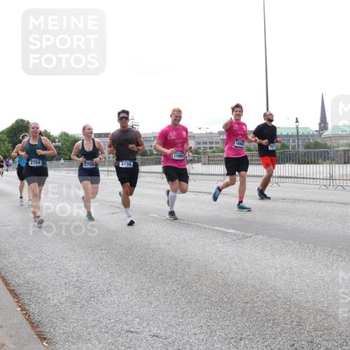 29.06.2025 - hella hamburg halbmarathon Lena Gebhardt http://msf.ph/oto/8449715 29.06.2025 10:30:44 Lombardsbrücke 2754, 2755, 4198, 32, 11984, 18860, 1059, 1472, 1647, 2097, 2268, 2505, 2569, 2754, 2755, 2901, 3131, 3281, 4198, 4575, 4819, 6344, 6556, 6620, 7071, 7120, 7351, 8757, 9576, 9830, 10880, 10989, 11981, 11984, 12349, 12350, 12384, 12460, 12461, 12687, 12688, 13418, 14095, 14216, 14421, 14803, 15299, 15466, 15757, 15789, 15938, 16504, 16791, 16864, 17742, 17966, 18362, 18671, 18795, 18860, 19052 meine-sportfotos.de