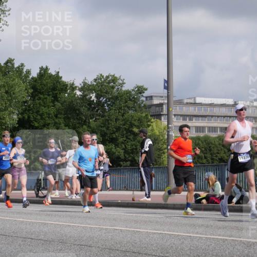 29.06.2025 - hella hamburg halbmarathon Luisa Fischer http://msf.ph/oto/8449741 29.06.2025 09:49:23 Kennedybrücke 3005, 1701, 2836, 7080, 890, 11370, 14841, 1396, 1407, 1411, 1959, 2836, 3935, 5193, 6305, 7080, 7622, 7867, 9376, 9508 meine-sportfotos.de