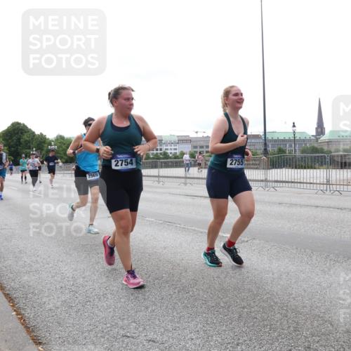 29.06.2025 - hella hamburg halbmarathon Lena Gebhardt http://msf.ph/oto/8449900 29.06.2025 10:30:45 Lombardsbrücke 2569, 2754, 2755, 1059, 1472, 1647, 2097, 2268, 2505, 2569, 2754, 2755, 2901, 3131, 3281, 4198, 4575, 4819, 6344, 6556, 6620, 7071, 7120, 7351, 8757, 9576, 9830, 10880, 10989, 11981, 11984, 12349, 12350, 12384, 12460, 12461, 12687, 12688, 13418, 14095, 14216, 14421, 14803, 15299, 15466, 15757, 15789, 15938, 16504, 16791, 16864, 17742, 17966, 18362, 18795, 18860, 19052 meine-sportfotos.de