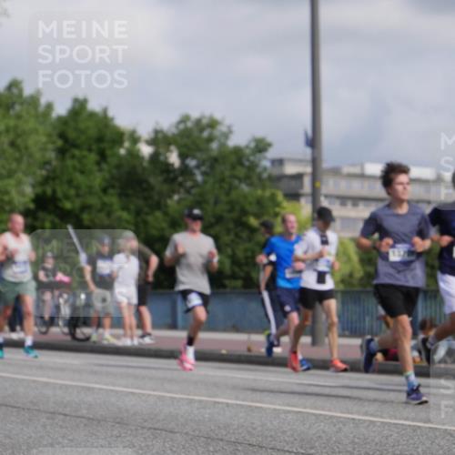 29.06.2025 - hella hamburg halbmarathon Luisa Fischer http://msf.ph/oto/8449993 29.06.2025 09:49:31 Kennedybrücke 1002, 1407, 1910, 1959, 2228, 2563, 2836, 2851, 3790, 3935, 4740, 6032, 6305, 6473, 7080, 7831, 7867, 7972, 9376, 9508, 10771 meine-sportfotos.de