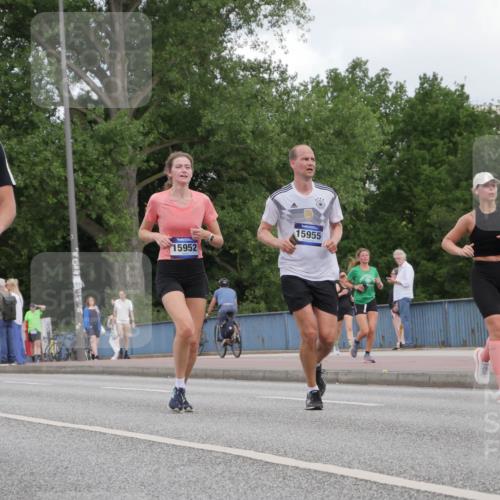 29.06.2025 - hella hamburg halbmarathon Luisa Fischer http://msf.ph/oto/8450003 29.06.2025 10:32:02 Kennedybrücke 18626, 15952, 15955, 5718, 8056, 10434, 10808 meine-sportfotos.de