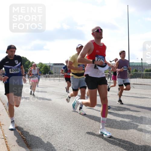 29.06.2025 - hella hamburg halbmarathon Lena Gebhardt http://msf.ph/oto/8450047 29.06.2025 09:53:53 Lombardsbrücke 6309, 1226, 7734, 3043, 1098, 1119, 1413, 1424, 1476, 1892, 1902, 2270, 2365, 2402, 2516, 2623, 2823, 2890, 2937, 3004, 3146, 3186, 3414, 3785, 4140, 4183, 4185, 4235, 4237, 4247, 4310, 4949, 5115, 5362, 5460, 5528, 5532, 5650, 5692, 6071, 6198, 6282, 6309, 6375, 6388, 6575, 6831, 6903, 7167, 7385, 7448, 7480, 7734, 8023, 8269, 8928, 9030, 9043, 9105, 9463, 9482, 9619, 9626, 9633, 9723, 9965, 10529, 10792, 11077, 11848, 11936, 12084, 13009 meine-sportfotos.de