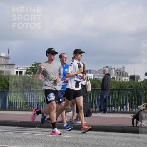 29.06.2025 - hella hamburg halbmarathon Luisa Fischer http://msf.ph/oto/8450066 29.06.2025 09:49:33 Kennedybrücke 9508, 14388, 13148, 1002, 1407, 1910, 2228, 2563, 2851, 3790, 3935, 4246, 4740, 6032, 6305, 6473, 7831, 7972, 9376, 9508, 10771 meine-sportfotos.de