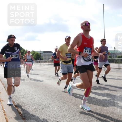 29.06.2025 - hella hamburg halbmarathon Lena Gebhardt http://msf.ph/oto/8450104 29.06.2025 09:53:54 Lombardsbrücke 6309, 8269, 15026, 7734, 43, 5132, 1098, 1119, 1413, 1424, 1476, 1892, 1902, 2270, 2365, 2402, 2516, 2623, 2823, 2890, 2937, 3004, 3146, 3186, 3414, 3785, 4140, 4183, 4185, 4235, 4237, 4247, 4310, 4949, 5115, 5362, 5460, 5528, 5532, 5650, 5692, 6071, 6198, 6282, 6309, 6375, 6388, 6575, 6831, 6903, 7167, 7385, 7448, 7480, 7734, 8023, 8269, 8928, 9030, 9043, 9105, 9463, 9482, 9619, 9626, 9633, 9723, 9965, 10529, 10792, 11077, 11848, 11936, 12084, 13009 meine-sportfotos.de