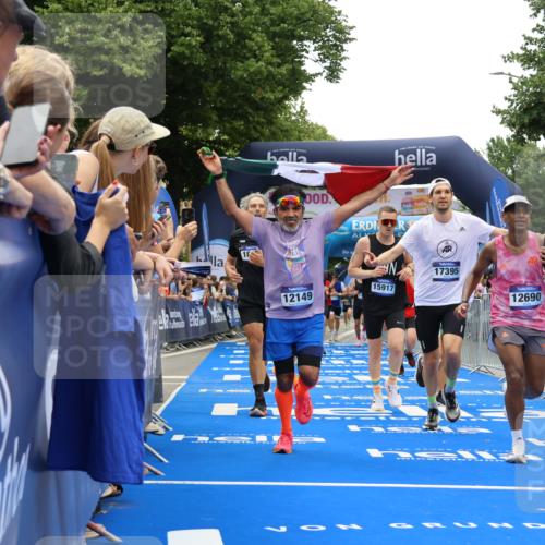 29.06.2025 - hella hamburg halbmarathon Strokosch-Dieckow http://msf.ph/oto/8450113 29.06.2025 10:48:29 Ziel 1163, 1176, 2213, 3747, 5362, 5421, 5528, 6081, 6923, 8216, 9262, 10000, 10860, 11451, 11579, 12149, 12549, 12690, 12840, 13962, 14033, 14990, 15573, 15808, 15917, 17395, 17855, 18251, 18790, 18815, 18923 meine-sportfotos.de