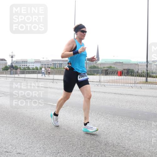 29.06.2025 - hella hamburg halbmarathon Lena Gebhardt http://msf.ph/oto/8450126 29.06.2025 10:30:46 Lombardsbrücke 2569, 1059, 1472, 1647, 2097, 2268, 2505, 2569, 2754, 2755, 2901, 3131, 3281, 4198, 4575, 4819, 6344, 6556, 6620, 7071, 7120, 7351, 8757, 9576, 9830, 10880, 10989, 11981, 11984, 12349, 12350, 12384, 12460, 12461, 12687, 12688, 14095, 14216, 14421, 14803, 15299, 15466, 15757, 15789, 15938, 16504, 16791, 16864, 17742, 17966, 18362, 18795, 18860, 19052 meine-sportfotos.de