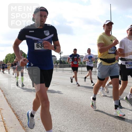 29.06.2025 - hella hamburg halbmarathon Lena Gebhardt http://msf.ph/oto/8450265 29.06.2025 09:53:54 Lombardsbrücke 630, 16466, 16138, 15026, 13554, 9043, 1098, 1119, 1413, 1424, 1476, 1892, 1902, 2270, 2365, 2402, 2516, 2623, 2823, 2890, 2937, 3004, 3146, 3186, 3414, 3785, 4140, 4183, 4185, 4235, 4237, 4247, 4310, 4949, 5115, 5362, 5460, 5528, 5532, 5650, 5692, 6071, 6198, 6282, 6309, 6375, 6388, 6575, 6831, 6903, 7167, 7385, 7448, 7480, 7734, 8023, 8269, 8928, 9030, 9043, 9105, 9463, 9482, 9619, 9626, 9633, 9723, 9965, 10529, 10792, 11077, 11848, 11936, 12084, 13009 meine-sportfotos.de