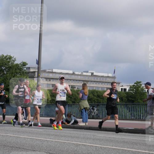 29.06.2025 - hella hamburg halbmarathon Luisa Fischer http://msf.ph/oto/8450278 29.06.2025 09:49:39 Kennedybrücke 42, 19059, 7972, 228, 15500, 1002, 1910, 2228, 2563, 2851, 3790, 4246, 4740, 6032, 6915, 7831, 7972, 8366, 10771 meine-sportfotos.de