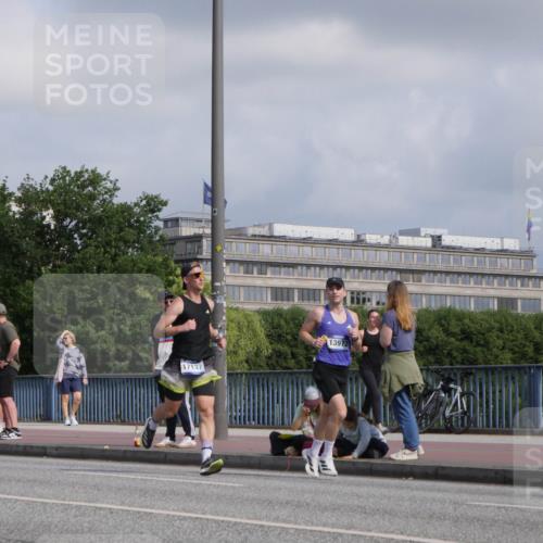 29.06.2025 - hella hamburg halbmarathon Luisa Fischer http://msf.ph/oto/8450399 29.06.2025 09:49:42 Kennedybrücke 17137, 13972, 1002, 2228, 4246, 4740, 6915, 7972, 8366, 10771 meine-sportfotos.de