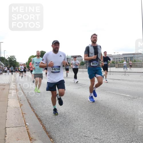 29.06.2025 - hella hamburg halbmarathon Lena Gebhardt http://msf.ph/oto/8450451 29.06.2025 10:30:49 Lombardsbrücke 105, 14216, 9830, 6556, 6344, 1059, 1472, 1647, 1773, 2097, 2268, 2505, 2569, 2754, 2755, 3131, 3281, 4198, 4575, 4819, 6344, 6556, 6620, 6787, 7071, 7120, 7351, 8757, 9576, 9830, 10989, 11981, 11984, 12384, 12460, 12461, 12627, 12687, 12688, 14095, 14216, 14421, 14803, 15299, 15466, 15589, 15757, 15789, 15938, 16504, 16791, 16864, 17224, 17463, 17742, 17966, 18362, 18795, 18860, 19052, 19226 meine-sportfotos.de