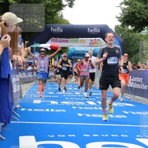29.06.2025 - hella hamburg halbmarathon Strokosch-Dieckow http://msf.ph/oto/8450473 29.06.2025 10:48:28 Ziel 1163, 1176, 1537, 2213, 3747, 5129, 5362, 5421, 5528, 6081, 6923, 8216, 9262, 10000, 10860, 11451, 11579, 12149, 12549, 12690, 12840, 13962, 14033, 14990, 15573, 15808, 15917, 17395, 17745, 17855, 18251, 18790, 18815, 18923 meine-sportfotos.de