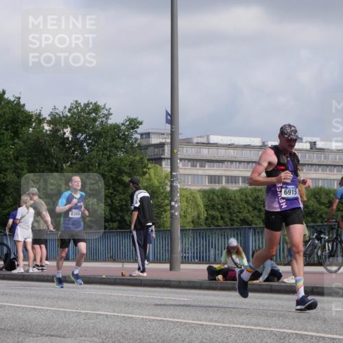 29.06.2025 - hella hamburg halbmarathon Luisa Fischer http://msf.ph/oto/8450519 29.06.2025 09:49:45 Kennedybrücke 4, 8366, 6915, 2121, 2774, 4246, 5961, 6915, 8366, 8395, 9171 meine-sportfotos.de