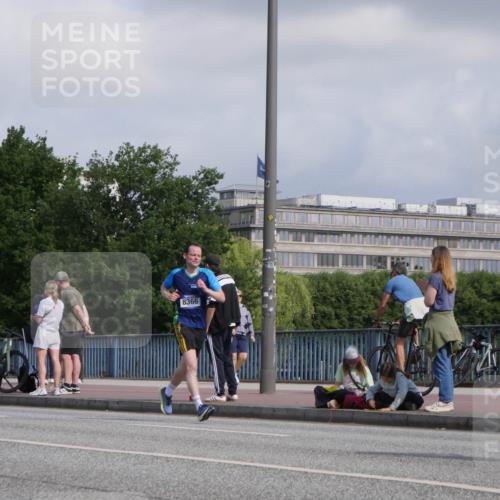 29.06.2025 - hella hamburg halbmarathon Luisa Fischer http://msf.ph/oto/8450539 29.06.2025 09:49:45 Kennedybrücke 143850, 8366, 6915, 2121, 2774, 4246, 5961, 6915, 8366, 8395, 9171 meine-sportfotos.de