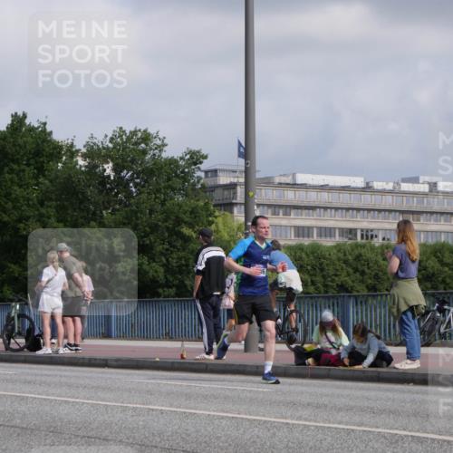 29.06.2025 - hella hamburg halbmarathon Luisa Fischer http://msf.ph/oto/8450559 29.06.2025 09:49:46 Kennedybrücke 1438, 1217, 2121, 2774, 4246, 5961, 6915, 8366, 8395, 9171 meine-sportfotos.de