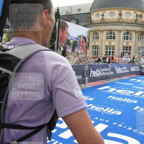 29.06.2025 - hella hamburg halbmarathon Michael Strokosch http://msf.ph/oto/8450627 29.06.2025 10:29:37 Ziel 2021, 2180, 6781, 8784, 9137, 10790, 17197, 18422, 18699, 19204 meine-sportfotos.de