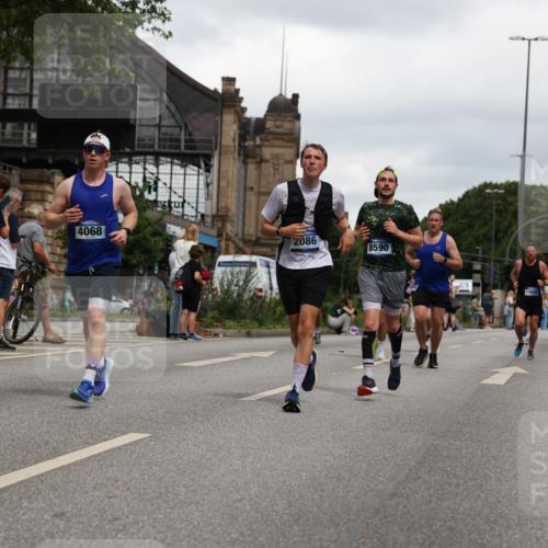 29.06.2025 - hella hamburg halbmarathon Yannick Fuchs http://msf.ph/oto/8450686 29.06.2025 10:55:38 20KM 1138, 2086, 2391, 2591, 3400, 4068, 5839, 5870, 6391, 7033, 7049, 7757, 8364, 8531, 8590, 9297, 9752, 9932, 10031, 10177, 10194, 10746, 11465, 12125, 12787, 13064, 13086, 13491, 13699, 14605, 14628, 15008, 15252, 15520, 15539, 15733, 16128, 16145, 16614, 18551 meine-sportfotos.de