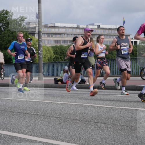 29.06.2025 - hella hamburg halbmarathon Luisa Fischer http://msf.ph/oto/8450697 29.06.2025 09:49:54 Kennedybrücke 12137, 8395, 5961, 16698, 1806, 9171, 1217, 2121, 2404, 2774, 3783, 5961, 8395, 9171 meine-sportfotos.de