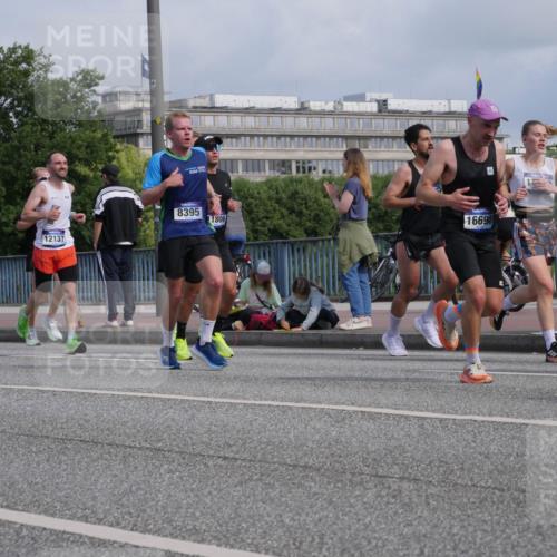29.06.2025 - hella hamburg halbmarathon Luisa Fischer http://msf.ph/oto/8450713 29.06.2025 09:49:54 Kennedybrücke 12137, 8395, 1806, 16698, 59, 1217, 2121, 2404, 2774, 3783, 5961, 8395, 9171 meine-sportfotos.de