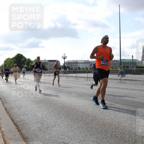 29.06.2025 - hella hamburg halbmarathon Lena Gebhardt http://msf.ph/oto/8450774 29.06.2025 09:53:56 Lombardsbrücke 1250, 14730, 2823, 1098, 1119, 1413, 1424, 1476, 1892, 1902, 2270, 2365, 2402, 2516, 2823, 2890, 2937, 3004, 3146, 3186, 3414, 3785, 4140, 4183, 4185, 4235, 4237, 4247, 4270, 4310, 4949, 5115, 5362, 5460, 5528, 5532, 5650, 6071, 6198, 6282, 6309, 6388, 6575, 6831, 6903, 7167, 7385, 7448, 7480, 7734, 8023, 8269, 8743, 8928, 9030, 9043, 9105, 9463, 9482, 9619, 9626, 9633, 9723, 9965, 10529, 10792, 11077, 11848, 11936, 12084, 13009 meine-sportfotos.de