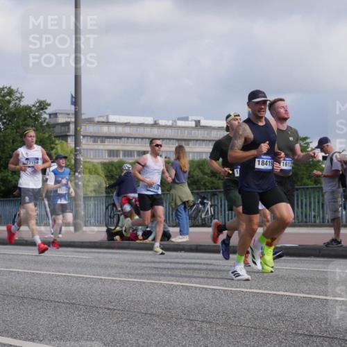 29.06.2025 - hella hamburg halbmarathon Luisa Fischer http://msf.ph/oto/8450816 29.06.2025 09:49:57 Kennedybrücke 2404, 17154, 11559, 15939, 18419, 1612, 1217, 2404, 3783, 5961, 8395, 9171 meine-sportfotos.de