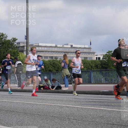 29.06.2025 - hella hamburg halbmarathon Luisa Fischer http://msf.ph/oto/8450834 29.06.2025 09:49:57 Kennedybrücke 2404, 1715, 15939, 11559, 1851, 19, 1841, 1217, 2404, 3783, 5961, 8395, 9171 meine-sportfotos.de